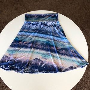 Lularoe azure skirt - size small